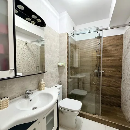 Apartament Prima Linie Cu La Mare 98 *