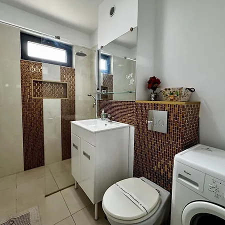 Apartament Prima Linie Cu La Mare 98