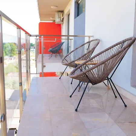 Apartament Prima Linie Cu La Mare 98 *